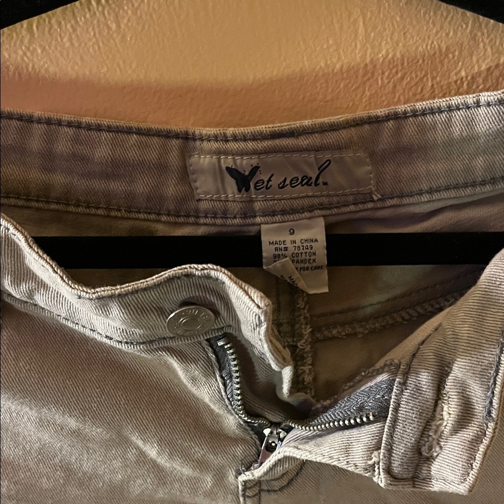 Wet Seal Women's Light Gray Distressed Jean Shorts